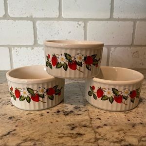 Vintage Sheffield Stoneware Strawberries n cream bowls (3)